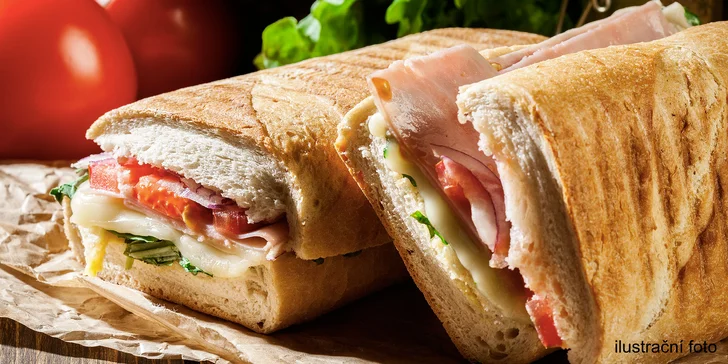 Křupavé panini pro 1 nebo 2 výběrem ze 6 druhů a domácí limonáda z nabídky