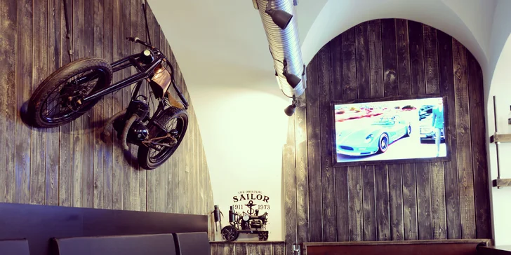 Bottle servis pro partu přátel: Cuba Libre nebo vodka s Red Bullem