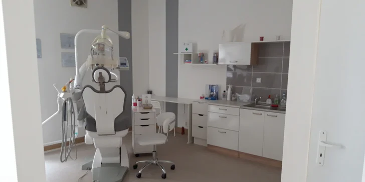 Pomocí ultrazvuku vám odstraní zubní kámen a dopřejí vašemu úsměvu fluoridaci a depuraci.