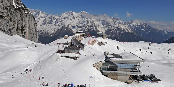 Lyžování v Itálii a Slovinsku: doprava, hotel s polopenzí a saunou i 3denní skipas