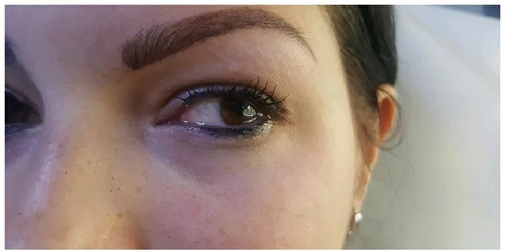 Krásné obočí: kombinace dvou technik microblading + vlásková metoda