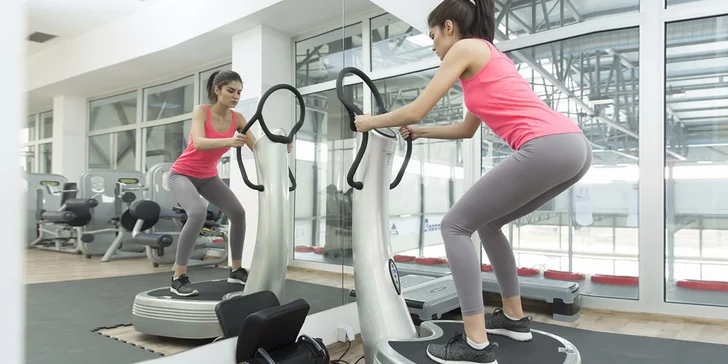Vibrační technologie Power Plate pod vedením osobního trenéra