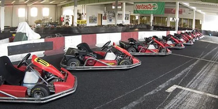 165 Kč za 2x 7 minut jízdy na motokárách v aréně MZ-KART včetně instruktáže. Šlápněte do pedálů a zajeďte nejrychlejší čas trati se slevou 50 %!