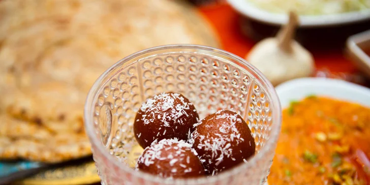 150 g Gulab jamun (syr a medové guľôčky 3 ks)