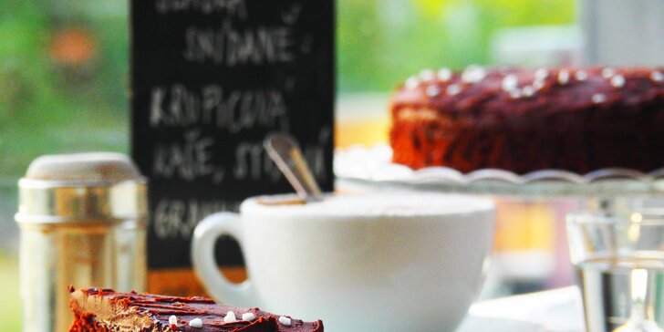 Vynikající čerstvě pražená káva Cafe d´Elvert a domácí zákusek dle denní nabídky