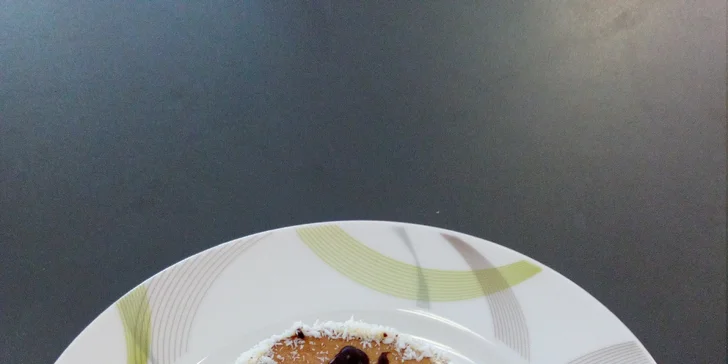 Espresso nebo čokoláda a špaldový nebo bezlepkový medovník či jiný dezert