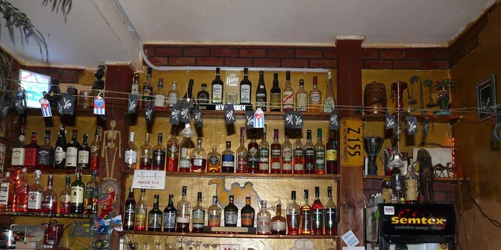 2 drinky na chuť a pro lepší náladu: Gin s tonikem i Havana s colou