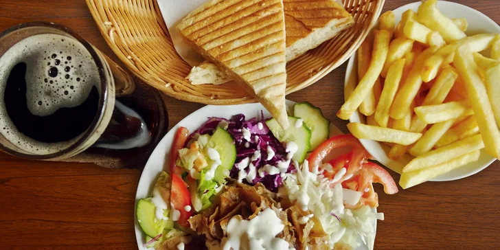 Jde se na kebab: Kompletní menu s tureckým chlebem, hranolky i nápojem