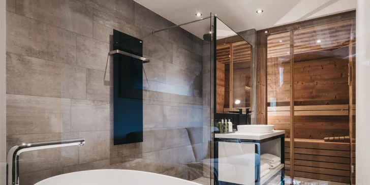 Pro ty nejnáročnější jsou připraveny Spa Suites (45 m²), které disponují vlastní soukromou saunou a volně stojící vanou.