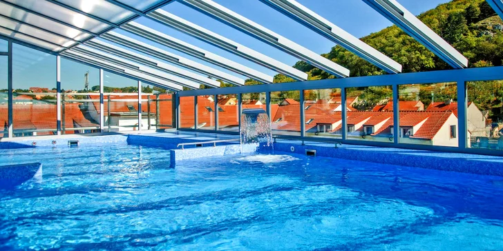 Luxusní relax v Mikulově: polopenze a střešní wellness v Hotelu roku