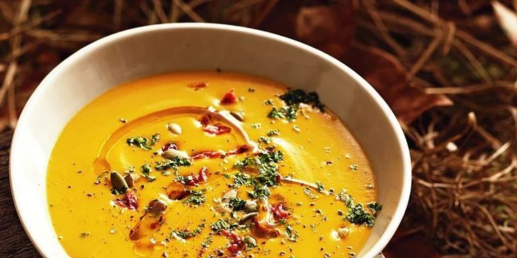 Zdravé polední menu ve veganském bistru: polévka či předkrm a hlavní chod
