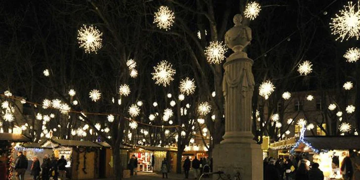 Advent ve Švýcarsku: Nejmohutnější vodopády Evropy a návštěva trhů v Basileji