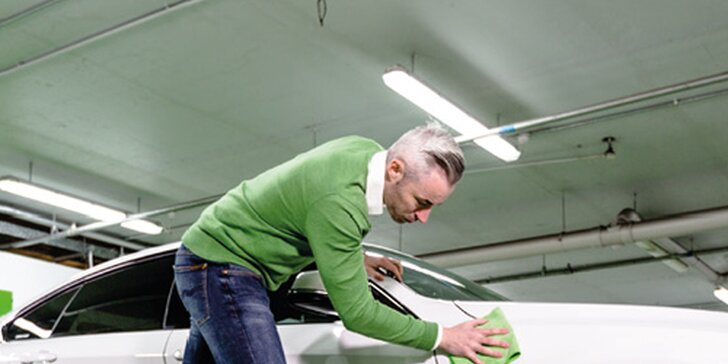 Kvalitně a pečlivě: Ruční mytí exteriéru či interiéru vašeho auta nebo komplet očista