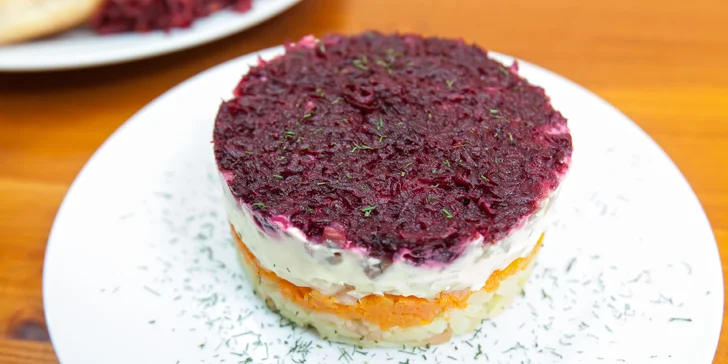 Menu plné ruských a ukrajinských specialit: pelmeně, pěrohy, vareniky a další