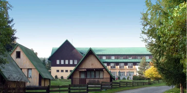 Dovolená s polopenzí pro 2 v rodinném hotelu v srdci Jeseníků pod Pradědem