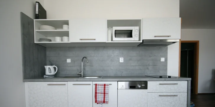 Každý apartmán má terasu a vybízí k večernímu posezení či grilování.