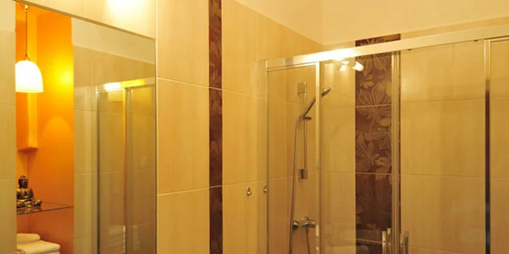 Relaxační balíčky pro jednotlivce i páry: smyslná tantra či aroma masáž a koupel