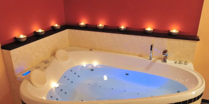 Relaxační balíčky pro jednotlivce i páry: smyslná tantra či aroma masáž a koupel