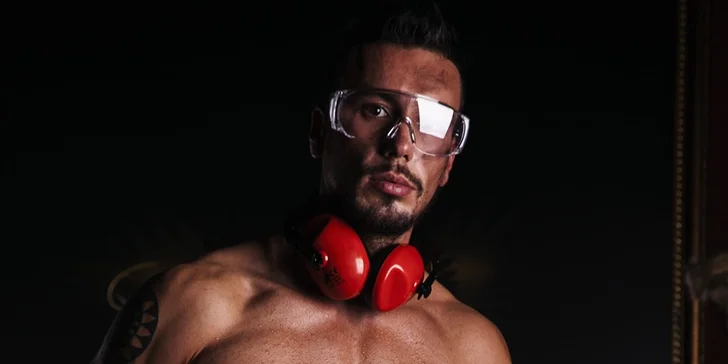 Něco pro velké holky: pánská striptýzová skupina Dream Men Show v plné síle