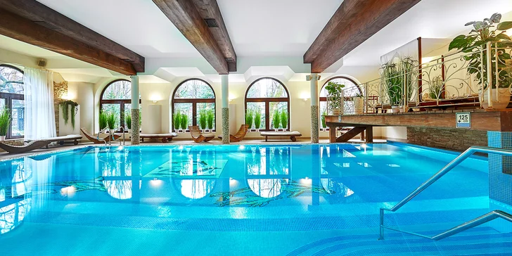 Do wellness máte neomezený vstup. Je tu bazén, vířivka a finská, parní nebo infrasauna.