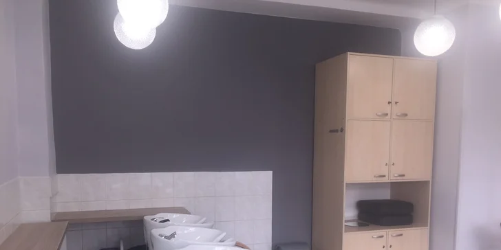 Podzim s novým účesem: kadeřnická péče se střihem a masáží