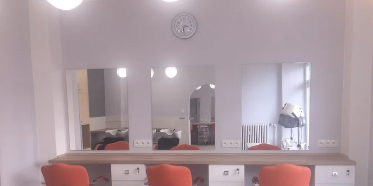 Podzim s novým účesem: kadeřnická péče se střihem a masáží