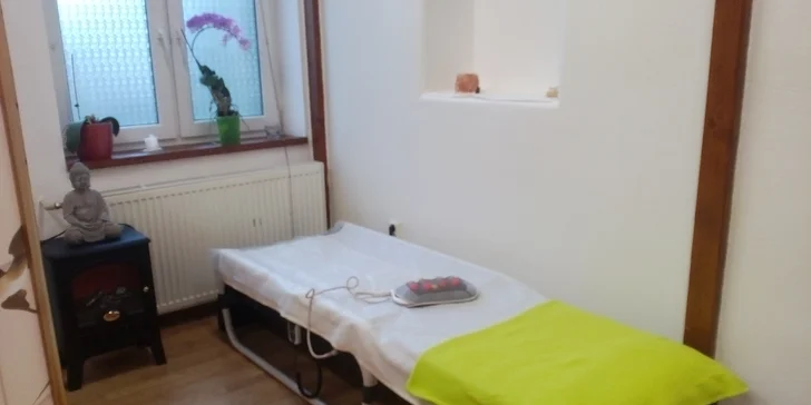 Vyzkoušejte něco nového: 40 minut hřejivé termoakupresurní masáže