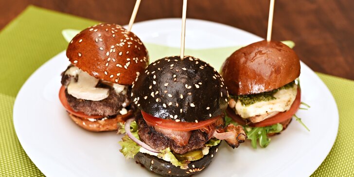 3x miniburger kousek od Šárky: černý, kuřecí a houbový i s hranolky