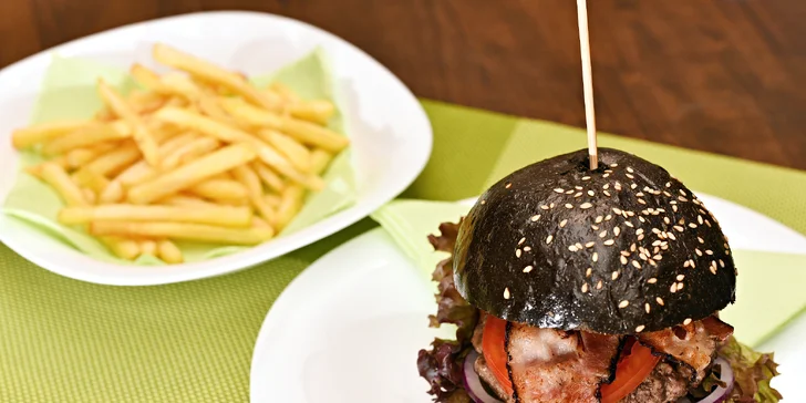Po procházce Šárkou bodne: Hamburger ze 12 druhů u nádrže Džbán