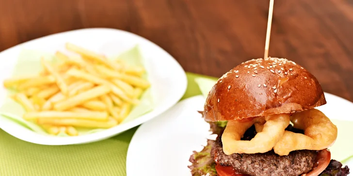 Po procházce Šárkou bodne: Hamburger ze 12 druhů u nádrže Džbán