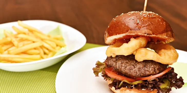 Po procházce Šárkou bodne: Hamburger ze 12 druhů u nádrže Džbán