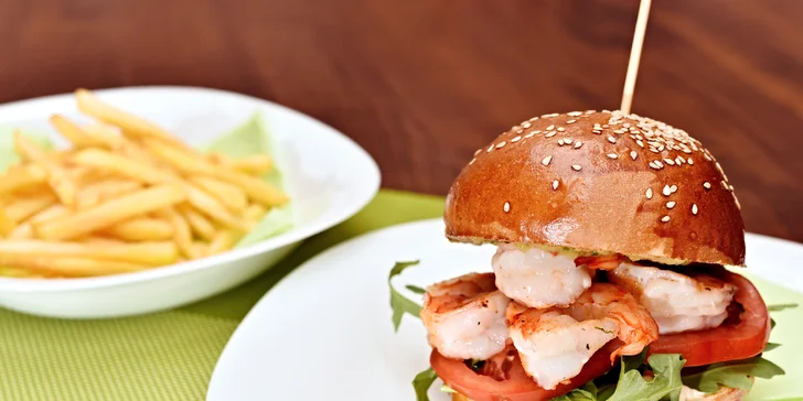Po procházce Šárkou bodne: Hamburger ze 12 druhů u nádrže Džbán