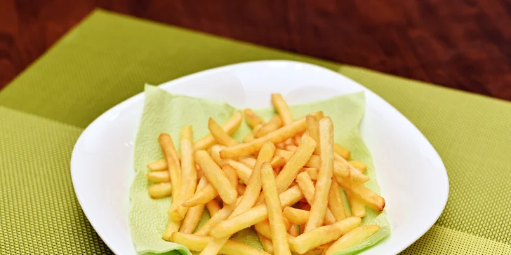 3x miniburger kousek od Šárky: černý, kuřecí a houbový i s hranolky