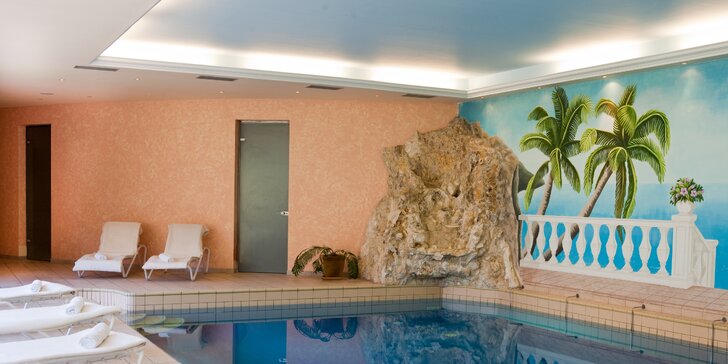 Relax v Trenčianských Teplicích: Neomezený bazén, sauny i procedury