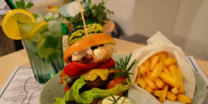 Burger, hranolky a pití v útulném bistru u Václaváku – menu pro 1 či 2 osoby