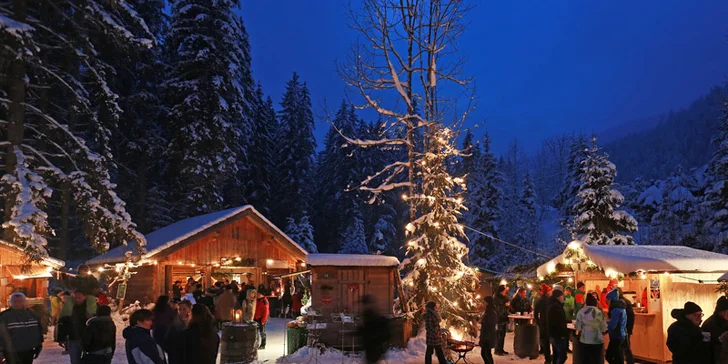 Vypravte se k Halštatskému jezeru za magickými adventními trhy Solnohradska