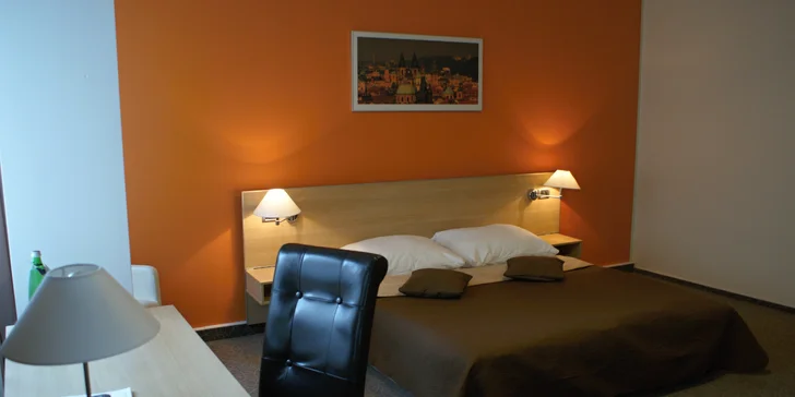 Poznejte Prahu zblízka: Moderní ubytování v komfortním 4* hotelu se snídaní