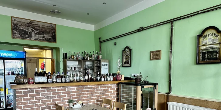 Do podniku se snadno dostanete, protože je přímo u zastávky Slovany, Spojilská. 