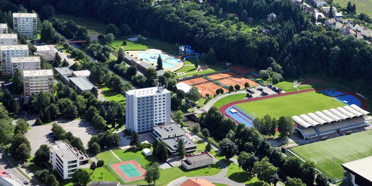 Hotel se nachází v blízkosti několika sportovišť.
