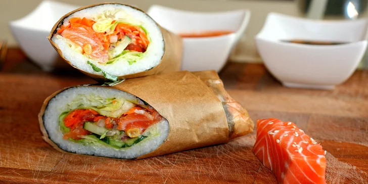 Když Japonsko miluje Mexiko: sushi burrito menu s kuřecím, rybou nebo krevetami