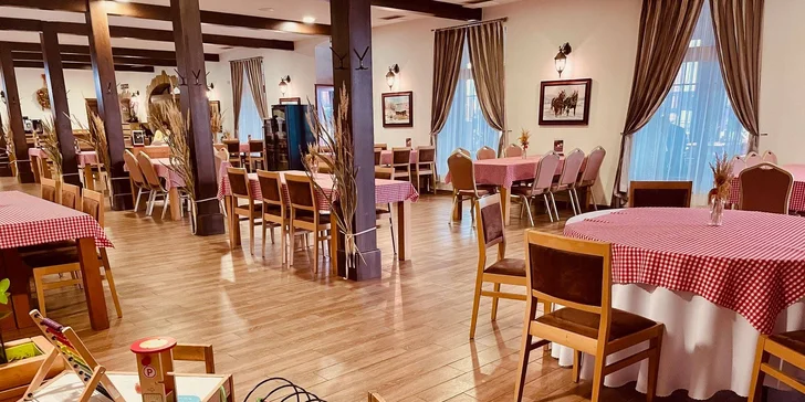 Restaurace se zaměřuje na tradiční slovenskou kuchyni a samozřejmě dbá na kvalitu a čerstvost surovin.