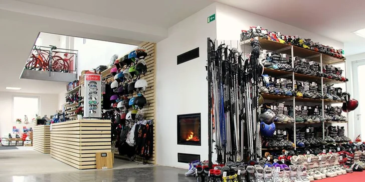 Postavte se na sníh bez obav: Servis carvingových lyží, snowboardu nebo běžek