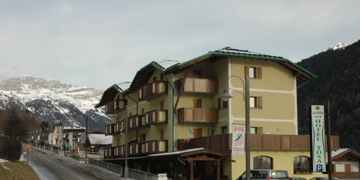 Italské Alpy od prosince do března: doprava, 2 noci v hotelu, polopenze a skipas