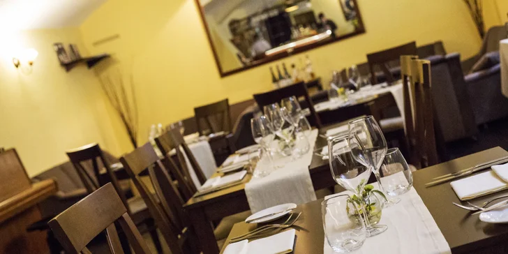 Tříchodové degustační letní menu pro dvě osoby: tuňák i grilovaný mečoun