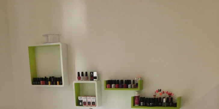 Manikúra či pedikúra s lakováním gel lakem nebo P-Shine