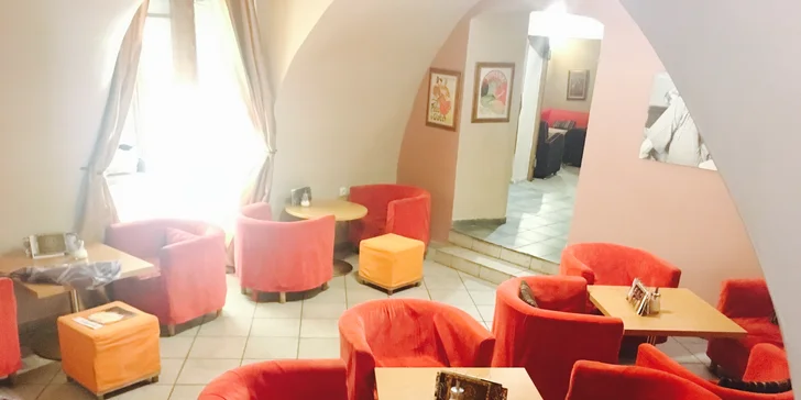 Káva a dezert pro dvě osoby v Mefisto Café