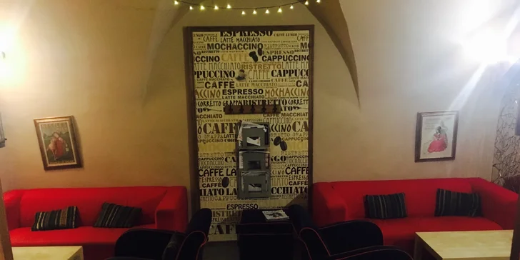 Káva a dezert pro dvě osoby v Mefisto Café