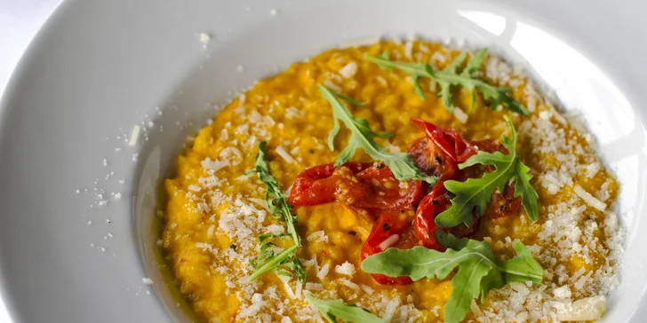 Lodní restaurace Port62: degustační menu s výběrem chodů pro 1 či 2 osoby