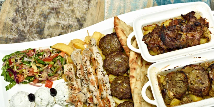 Velkolepá hostina v řeckém stylu: 920 g kvalitního masa a brilantní přílohy