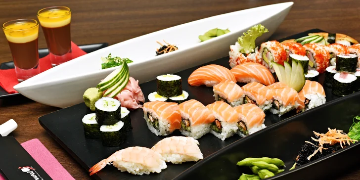 S citem pro detail: polévka, 38 kousků čerstvého sushi, různé saláty i dezert pro 2